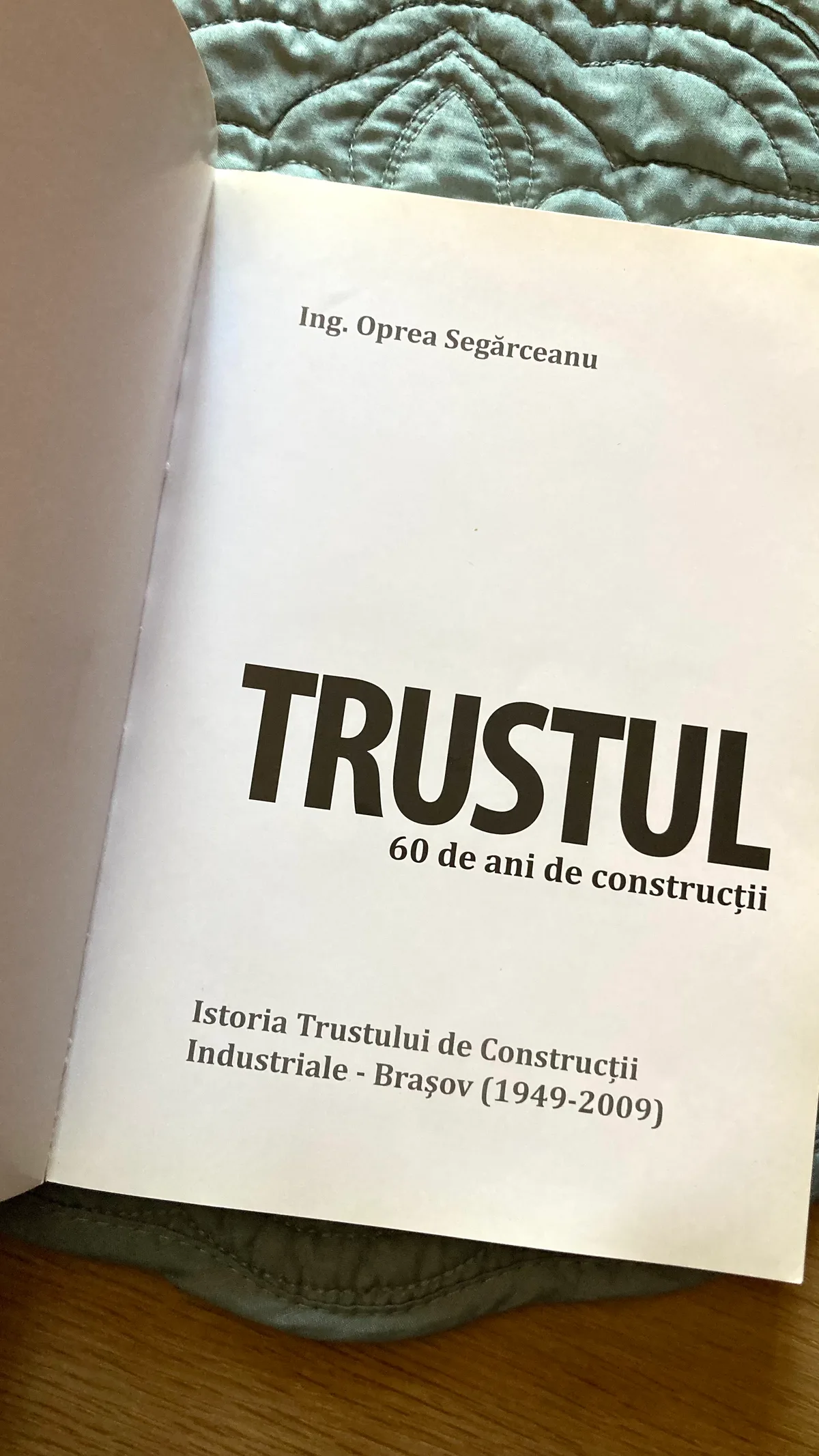 Trustul – fotografie 2